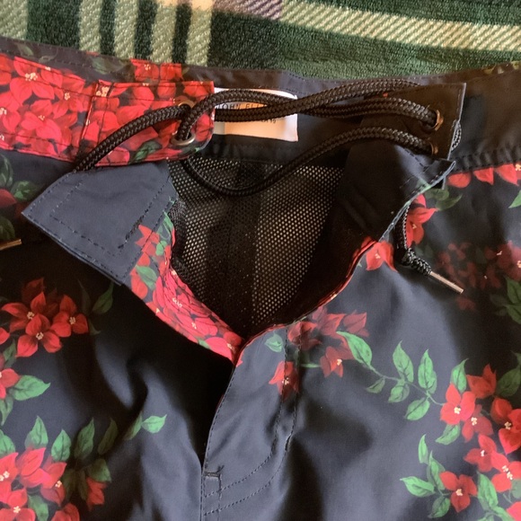 John Elliott Men’s Floral Print Board Shorts Size XL | Designer Streetwear LA - Picture 8 of 11
